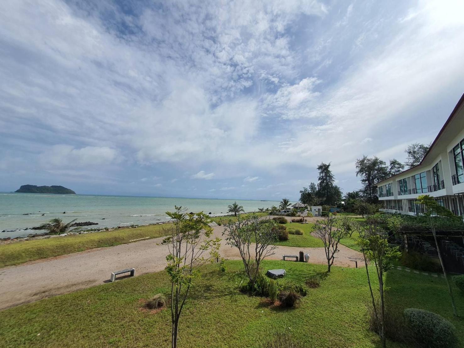 The Beach Resort & Residence - Sha Plus Pathiu Exteriör bild