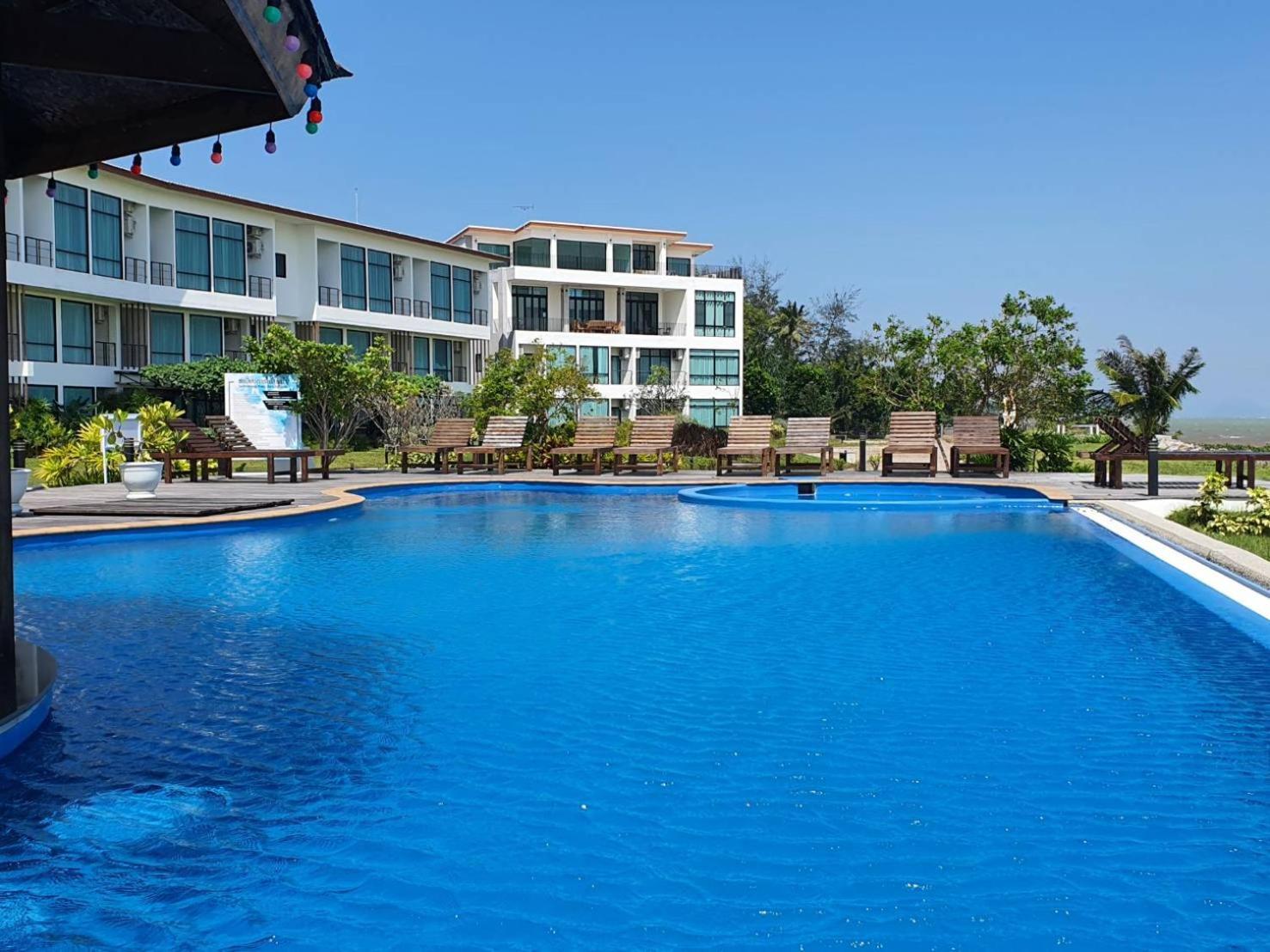 The Beach Resort & Residence - Sha Plus Pathiu Exteriör bild