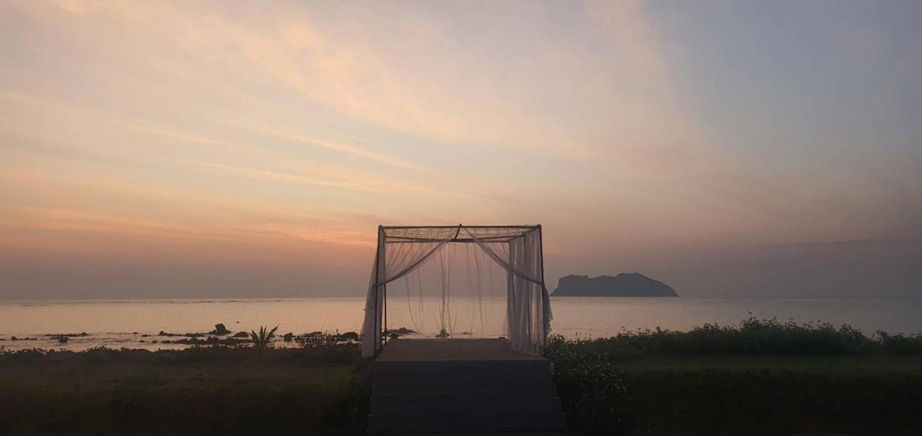 The Beach Resort & Residence - Sha Plus Pathiu Exteriör bild